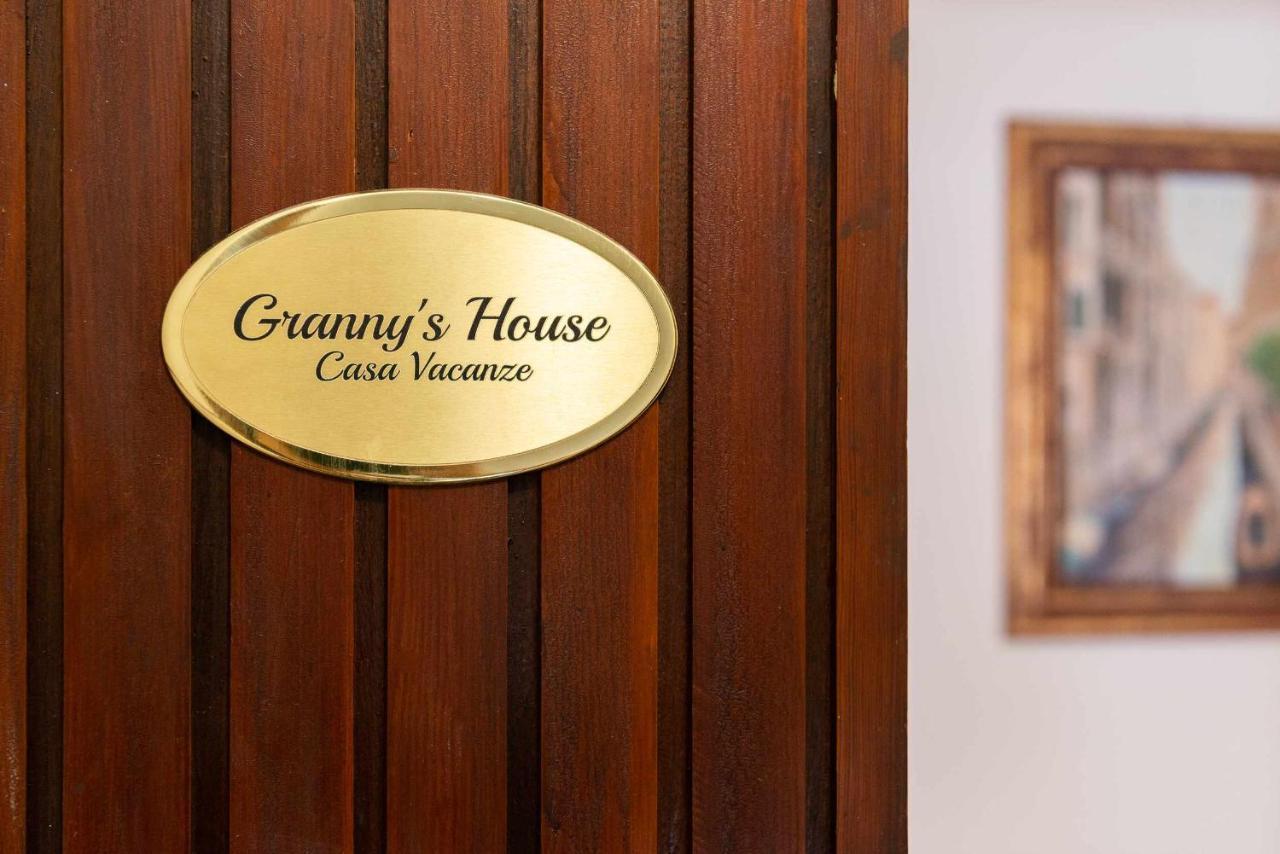 Вілла Granny S House Неттуно Екстер'єр фото